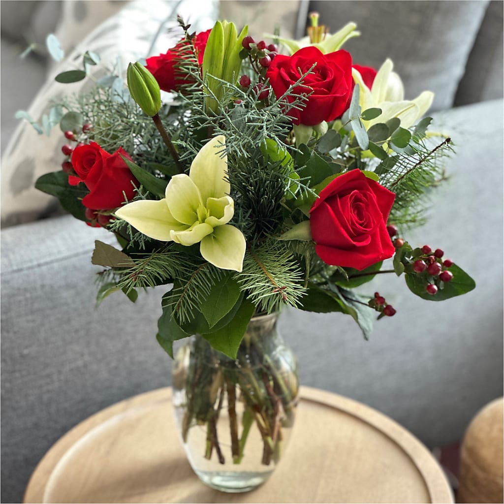 Glittering Lights Bouquet – Kenyon Ave Floral Co Inc, Wakefield RI