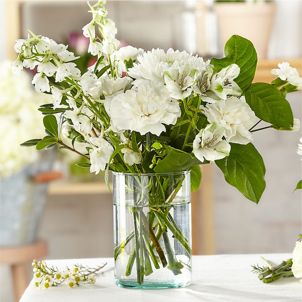 Classic Ivory – A Florist Original – Kenyon Ave Floral Co Inc, Wakefield RI