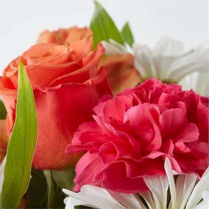 Oopsie Daisy Bouquet –  Kenyon Ave Floral Co Inc, Wakefield RI