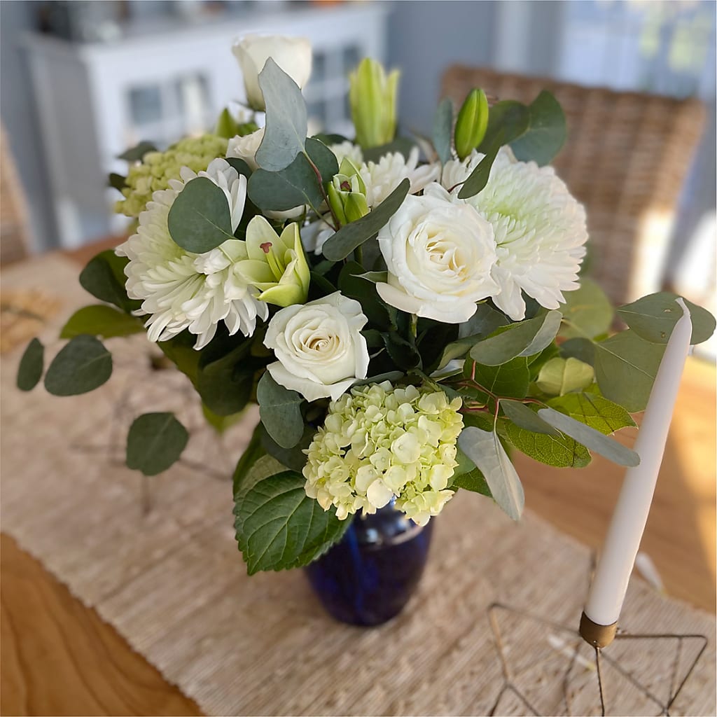 Snowy Dreams Bouquet –  Kenyon Ave Floral Co Inc, Wakefield RI