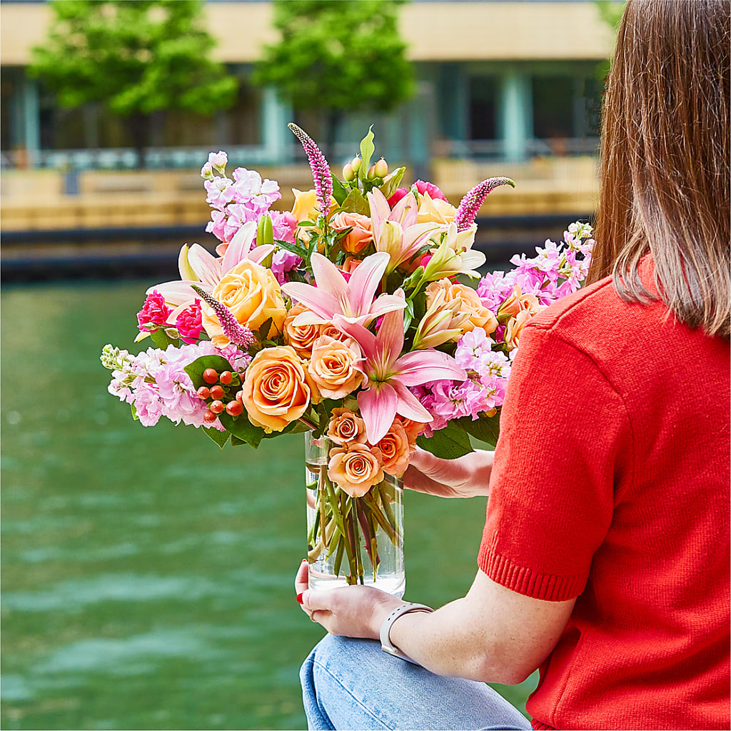 Bisous Bouquet –  Kenyon Ave Floral Co Inc, Wakefield RI